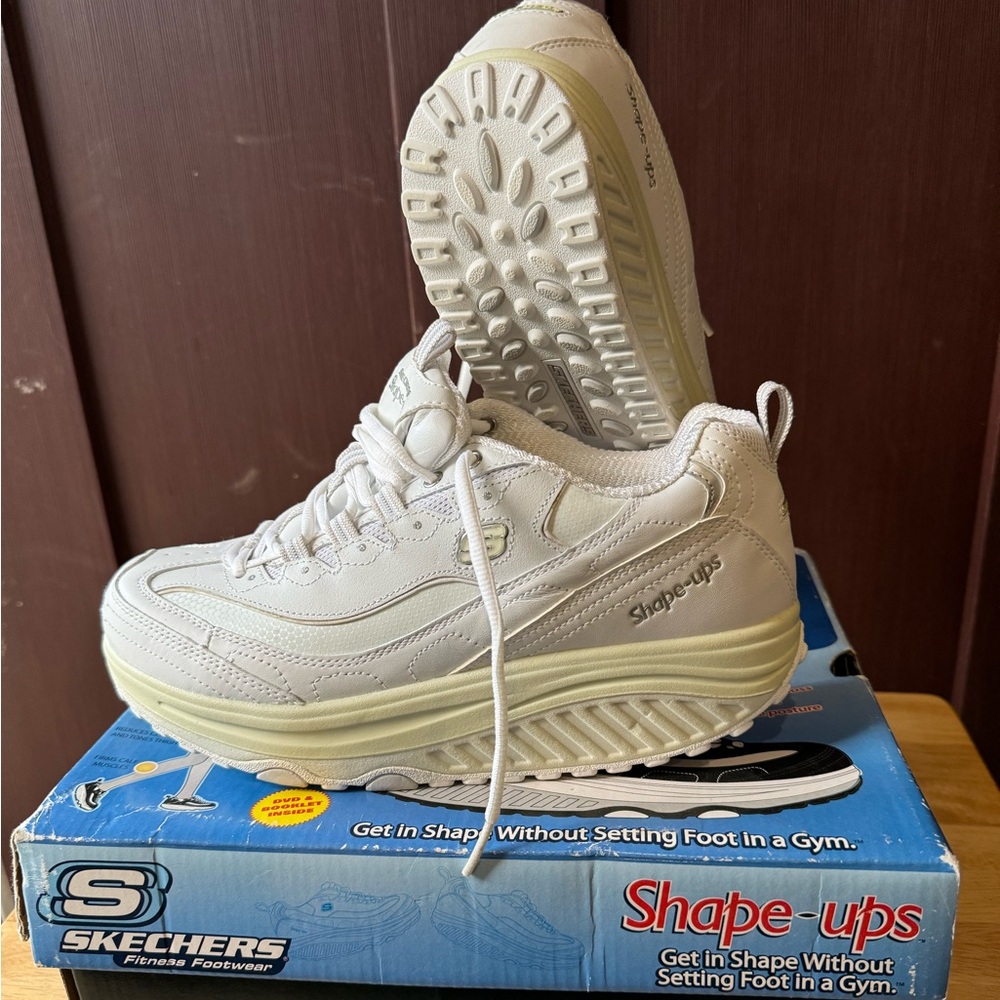 NIB Skechers Shape-ups | size 8.5